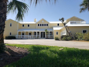 Renovated Spacious Beach House-Steps from the Beach!